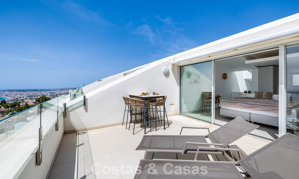 Ático dúplex moderno y luminoso con vistas frontales al mar en venta en Benalmádena, Costa del Sol 802188