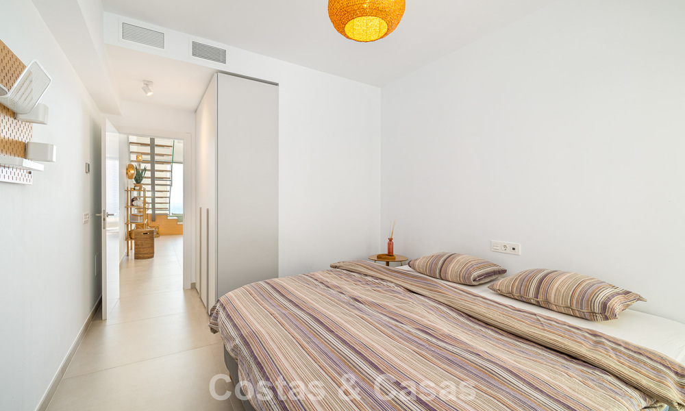 Ático dúplex moderno y luminoso con vistas frontales al mar en venta en Benalmádena, Costa del Sol 802194