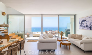Ático dúplex moderno y luminoso con vistas frontales al mar en venta en Benalmádena, Costa del Sol 802198 