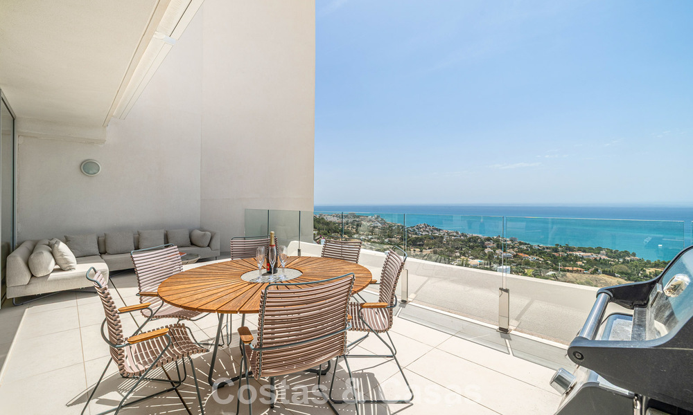 Ático dúplex moderno y luminoso con vistas frontales al mar en venta en Benalmádena, Costa del Sol 802203