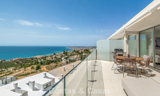 Ático dúplex moderno y luminoso con vistas frontales al mar en venta en Benalmádena, Costa del Sol 802205 