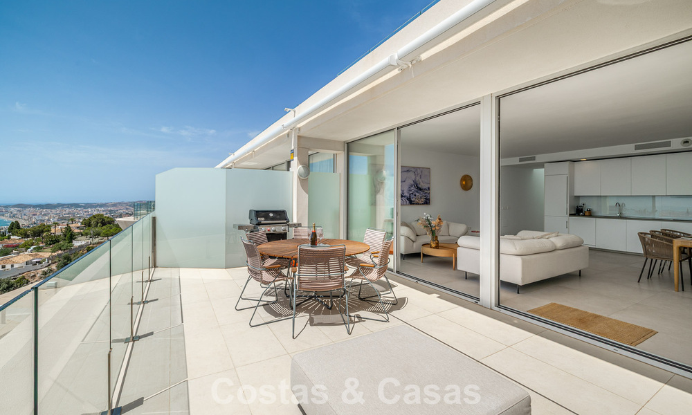 Ático dúplex moderno y luminoso con vistas frontales al mar en venta en Benalmádena, Costa del Sol 802206