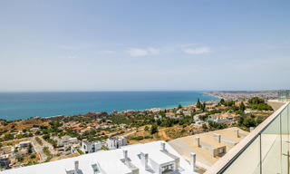 Ático dúplex moderno y luminoso con vistas frontales al mar en venta en Benalmádena, Costa del Sol 802207 
