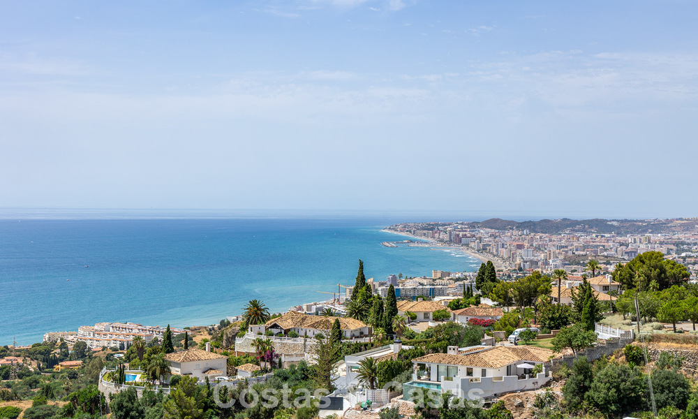 Ático dúplex moderno y luminoso con vistas frontales al mar en venta en Benalmádena, Costa del Sol 802208