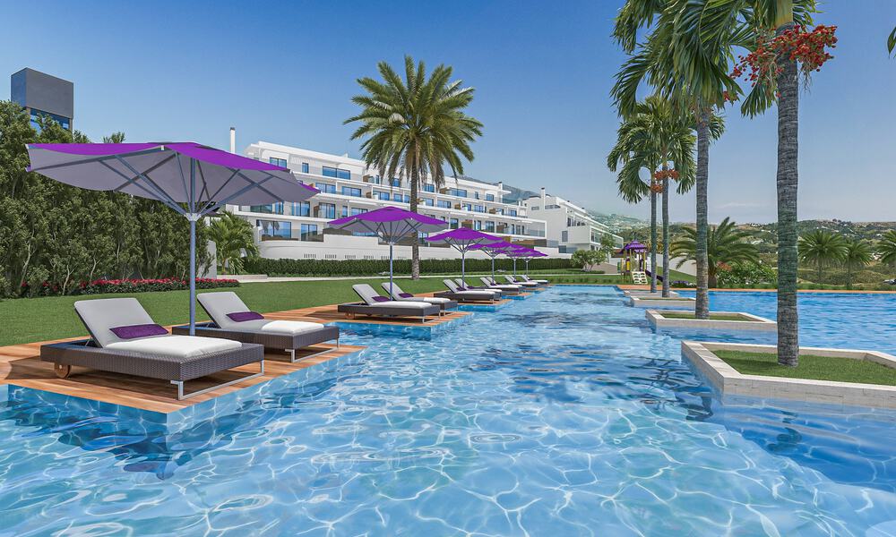 Apartamento moderno en esquina, situado en un exclusivo complejo boutique con vistas panorámicas al mar en La Calanova Golf, Mijas, Costa del Sol 802147
