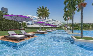Apartamento moderno en esquina, situado en un exclusivo complejo boutique con vistas panorámicas al mar en La Calanova Golf, Mijas, Costa del Sol 802147 