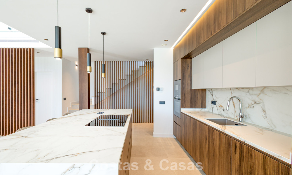 Villa de lujo contemporánea de nueva construcción con vistas al mar en venta en Mijas, Costa del Sol 802152