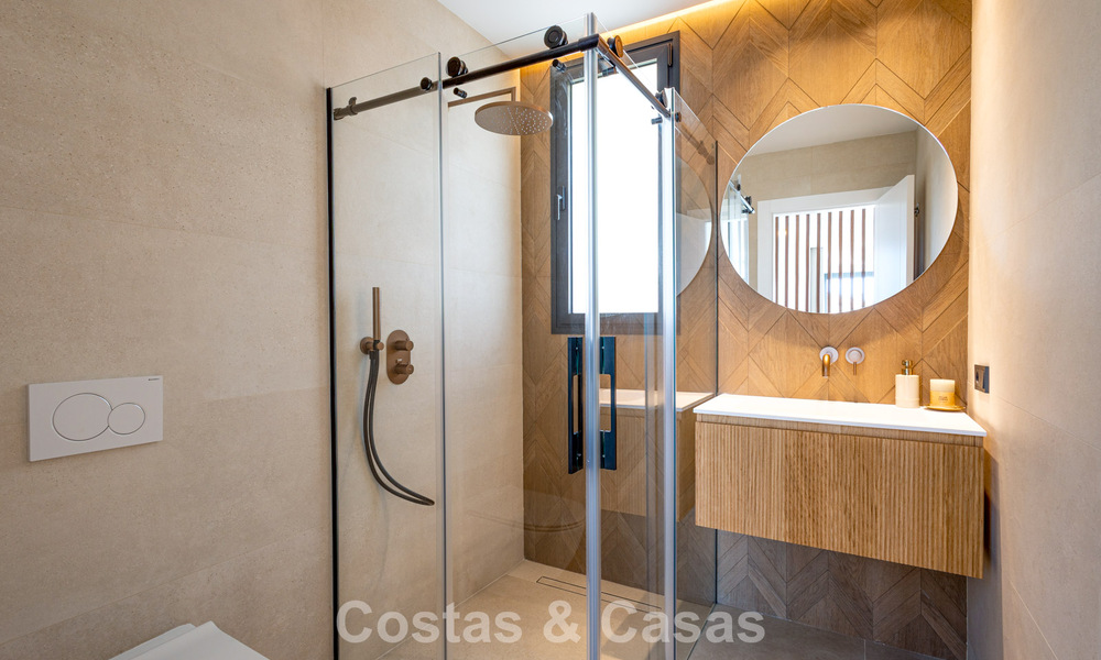 Villa de lujo contemporánea de nueva construcción con vistas al mar en venta en Mijas, Costa del Sol 802154