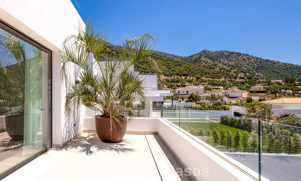 Villa de lujo contemporánea de nueva construcción con vistas al mar en venta en Mijas, Costa del Sol 802162