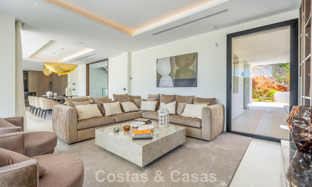 Villa de lujo contemporánea lista para entrar a vivir en una comunidad cerrada en Marbella - Benahavís 802417