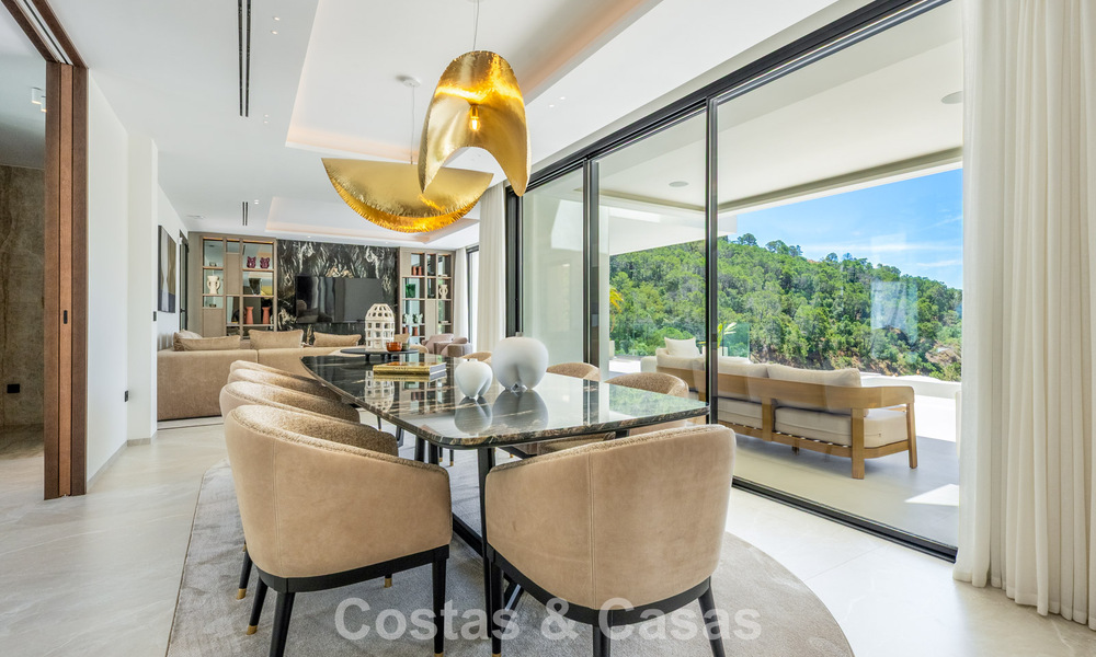 Villa de lujo contemporánea lista para entrar a vivir en una comunidad cerrada en Marbella - Benahavís 802419