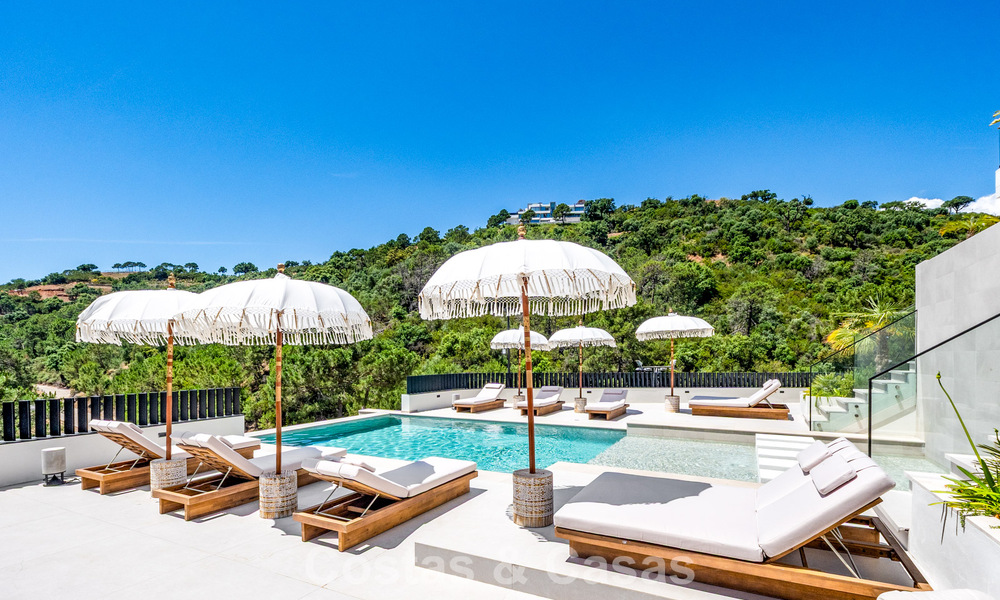 Villa de lujo contemporánea lista para entrar a vivir en una comunidad cerrada en Marbella - Benahavís 802423