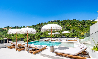 Villa de lujo contemporánea lista para entrar a vivir en una comunidad cerrada en Marbella - Benahavís 802423 