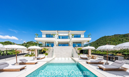 Villa de lujo contemporánea lista para entrar a vivir en una comunidad cerrada en Marbella - Benahavís 802424