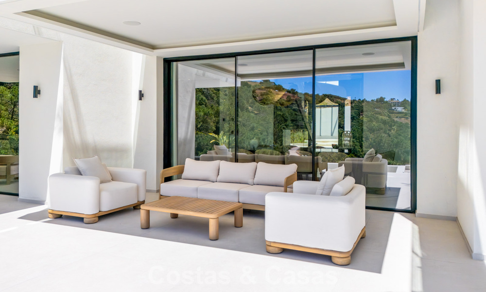 Villa de lujo contemporánea lista para entrar a vivir en una comunidad cerrada en Marbella - Benahavís 802427