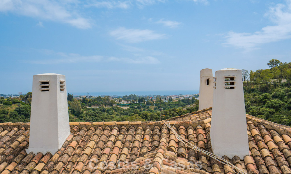 Moderno apartamento reformado con vistas al mar en venta en las colinas de Marbella - Benahavís 802430