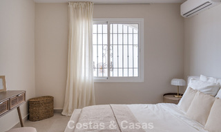 Moderno apartamento reformado con vistas al mar en venta en las colinas de Marbella - Benahavís 802437 