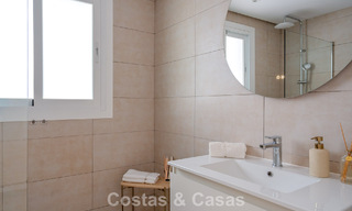 Moderno apartamento reformado con vistas al mar en venta en las colinas de Marbella - Benahavís 802439 