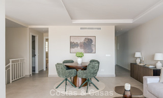 Moderno apartamento reformado con vistas al mar en venta en las colinas de Marbella - Benahavís 802448 