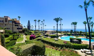 Apartamento en primera línea de playa con vistas panorámicas al mar en venta en la New Golden Mile, Marbella - Estepona 802514 