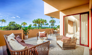Apartamento en primera línea de playa con vistas panorámicas al mar en venta en la New Golden Mile, Marbella - Estepona 802515 
