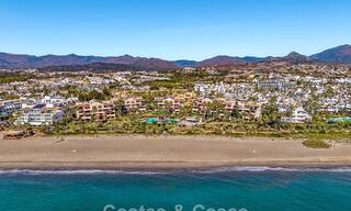 Apartamento en primera línea de playa con vistas panorámicas al mar en venta en la New Golden Mile, Marbella - Estepona 802524 
