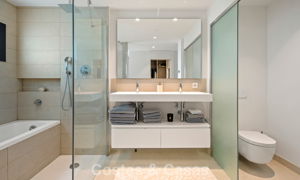 Apartamento contemporáneo en venta en un innovador complejo lifestyle en Fuengirola, Costa del Sol 802528