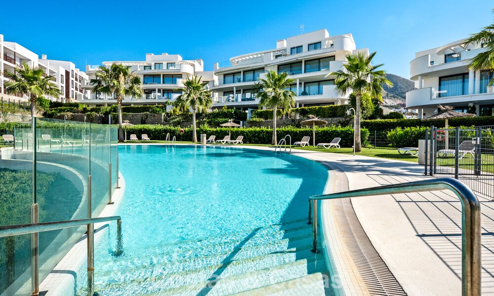 Apartamento contemporáneo en venta en un innovador complejo lifestyle en Fuengirola, Costa del Sol 802531
