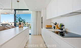 Apartamento contemporáneo en venta en un innovador complejo lifestyle en Fuengirola, Costa del Sol 802545 
