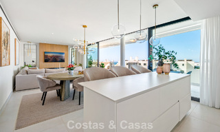 Apartamento contemporáneo en venta en un innovador complejo lifestyle en Fuengirola, Costa del Sol 802546 