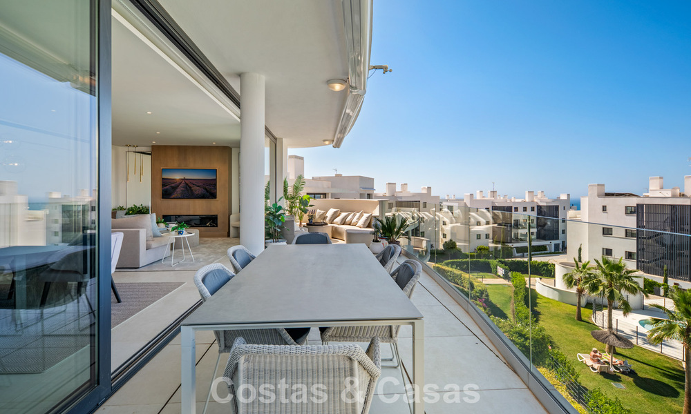 Apartamento contemporáneo en venta en un innovador complejo lifestyle en Fuengirola, Costa del Sol 802547