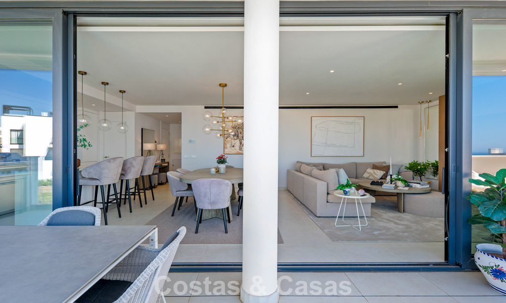 Apartamento contemporáneo en venta en un innovador complejo lifestyle en Fuengirola, Costa del Sol 802550