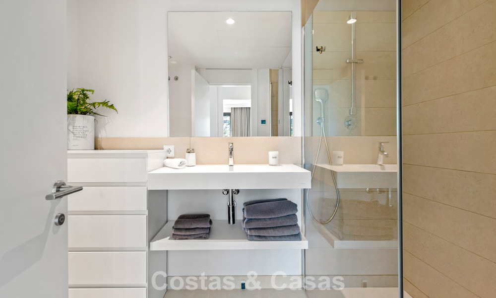 Apartamento contemporáneo en venta en un innovador complejo lifestyle en Fuengirola, Costa del Sol 802555