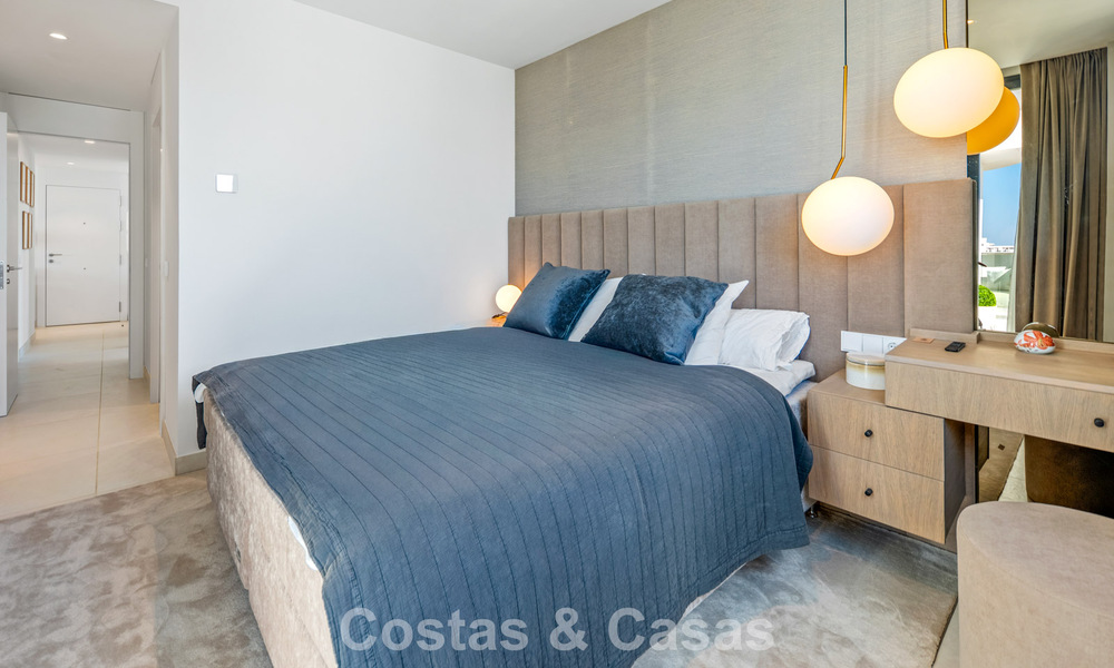 Apartamento contemporáneo en venta en un innovador complejo lifestyle en Fuengirola, Costa del Sol 802560