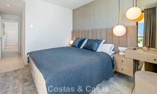 Apartamento contemporáneo en venta en un innovador complejo lifestyle en Fuengirola, Costa del Sol 802560 