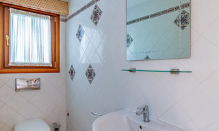 Villa a pocos pasos de la playa en venta en la exclusiva Nueva Milla de Oro entre Marbella y Estepona 802573 