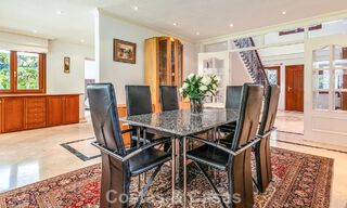 Villa a pocos pasos de la playa en venta en la exclusiva Nueva Milla de Oro entre Marbella y Estepona 802577 