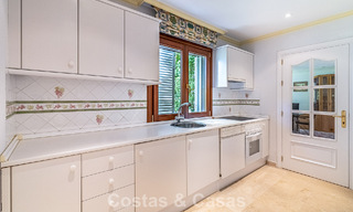 Villa a pocos pasos de la playa en venta en la exclusiva Nueva Milla de Oro entre Marbella y Estepona 802581 