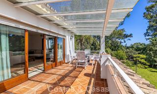 Villa a pocos pasos de la playa en venta en la exclusiva Nueva Milla de Oro entre Marbella y Estepona 802590 