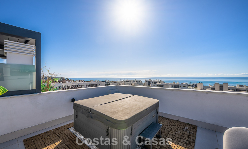 Exclusivos apartamentos de diseño contemporáneo en venta en El Higuerón, Fuengirola, Costa del Sol 802480