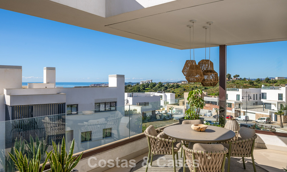 Exclusivos apartamentos de diseño contemporáneo en venta en El Higuerón, Fuengirola, Costa del Sol 802481