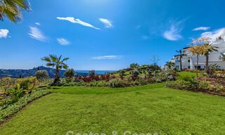 Moderno apartamento en planta baja con jardín y vistas al mar en venta en un exclusivo complejo boutique cerca de Marbella 802612 