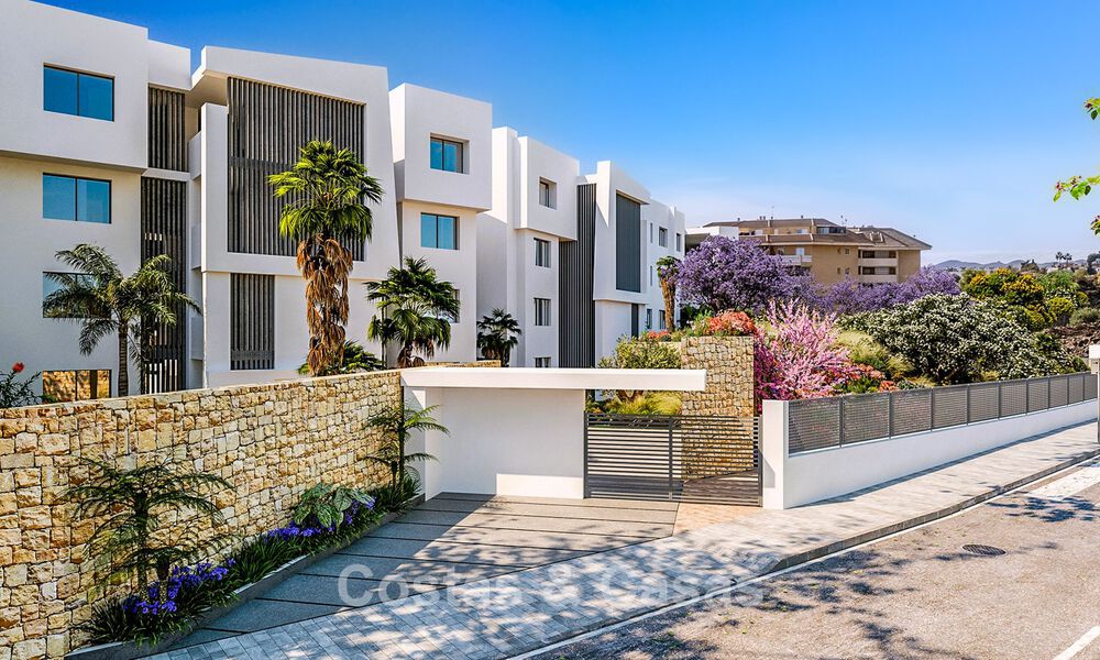 Modernos apartamentos de lujo con vistas al mar en El HIguerón, un complejo de estilo resort en Fuengirola, Costa del Sol 802674