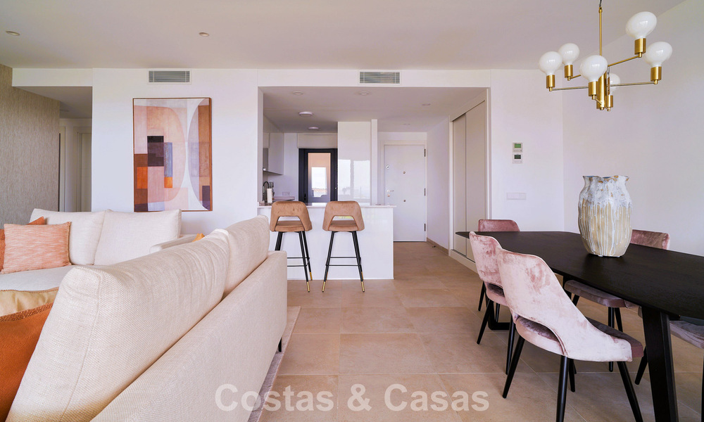Modernos apartamentos de lujo con vistas al mar en El HIguerón, un complejo de estilo resort en Fuengirola, Costa del Sol 802681