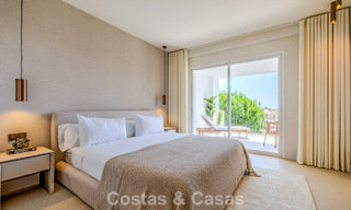Apartamento de diseño renovado con vistas panorámicas al mar en venta en La Quinta, Marbella - Benahavís 802704 