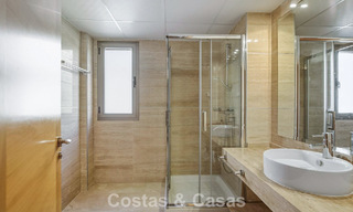 Ático luminoso con vistas panorámicas al mar en venta en las colinas de Marbella - Benahavís 802651 
