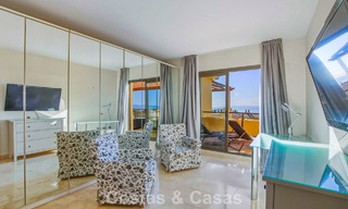 Ático luminoso con vistas panorámicas al mar en venta en las colinas de Marbella - Benahavís 802657 