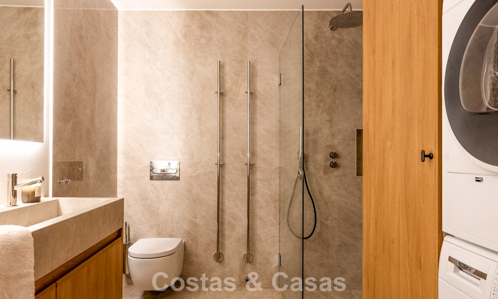 Apartamento de alta calidad completamente reformado en venta, a poca distancia de todo, en Nueva Andalucía, Marbella 802757