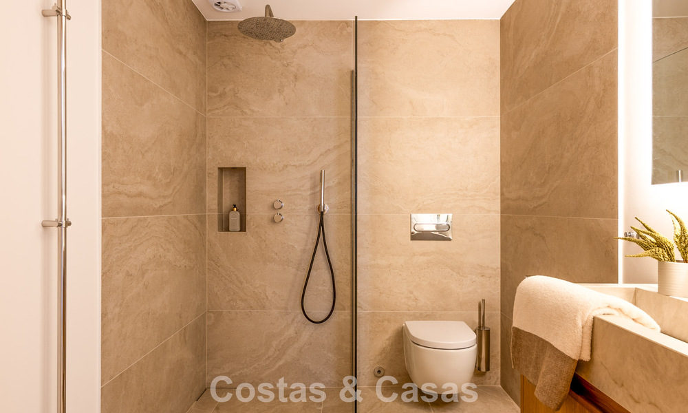 Apartamento de alta calidad completamente reformado en venta, a poca distancia de todo, en Nueva Andalucía, Marbella 802758