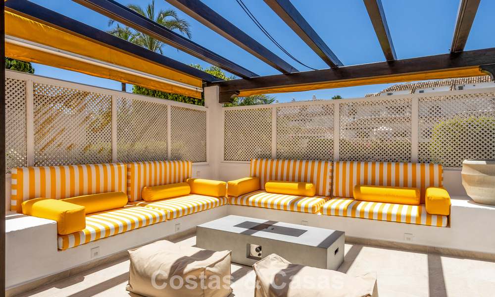 Apartamento de alta calidad completamente reformado en venta, a poca distancia de todo, en Nueva Andalucía, Marbella 802759